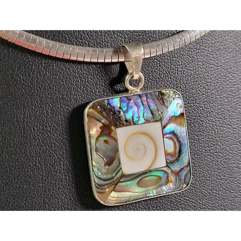 925 Sterling Silver Abalone Shell Shiva Chakra Saint Lucia Eye Pendant Necklace